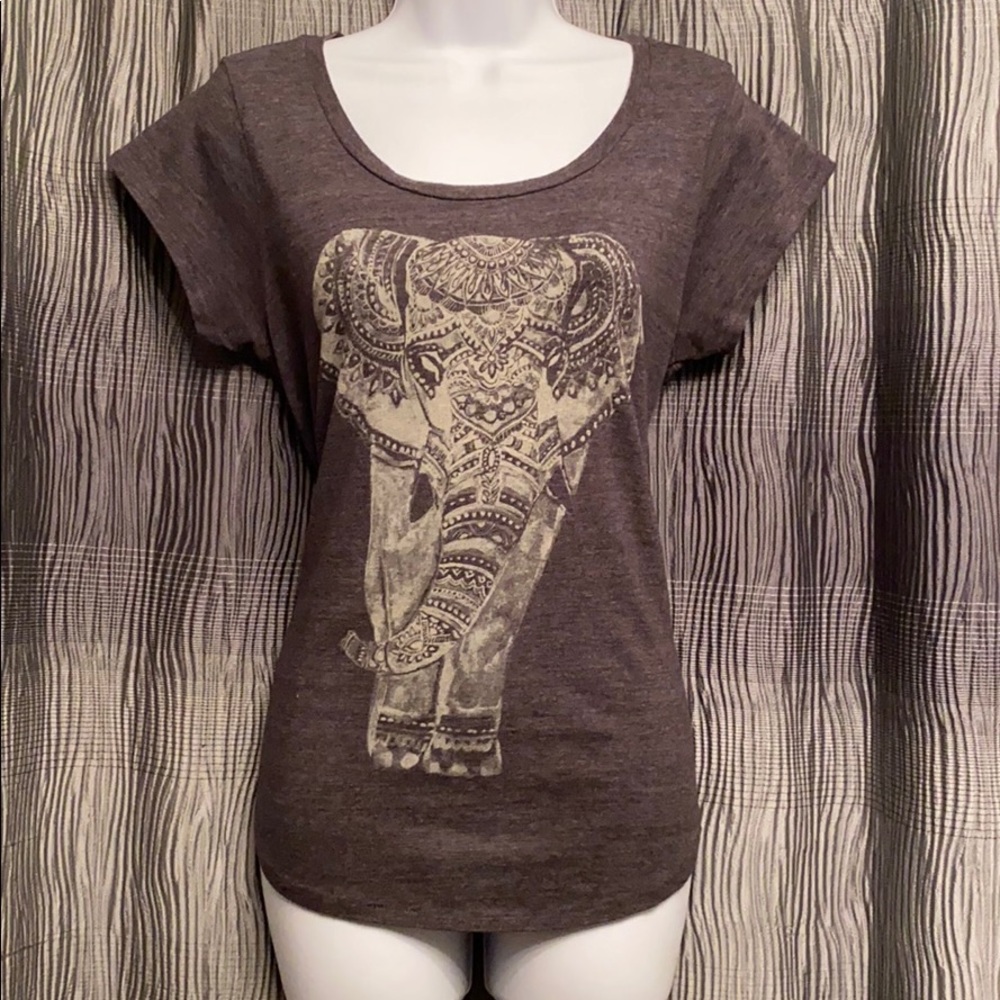 Lucky Brand elephant tee